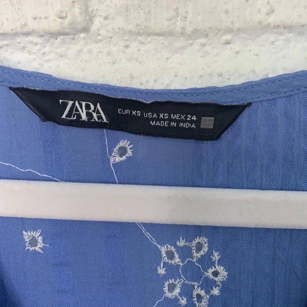 Zara Embroidered Babydoll Eyelet Blue V-Neck Long Sleeve Mini Dress size XS